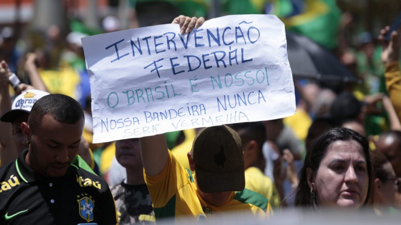 Mais uma ameaça: Bolsonaro fala em intervenção federal em