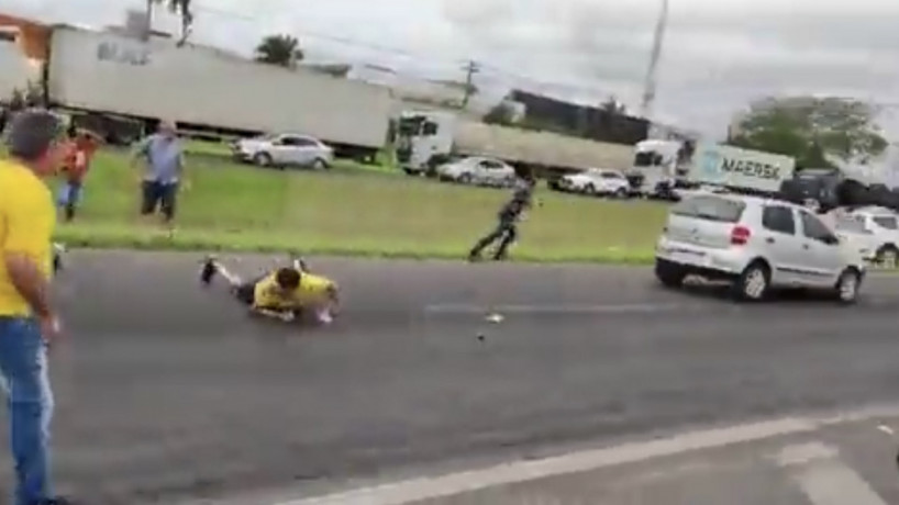 Motorista atropela grupo de bolsonarista no interior de São Paulo nesta quarta-feira, 2(foto: Re...