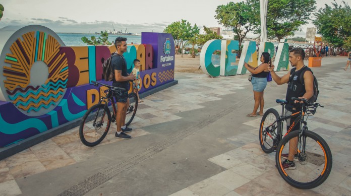 Fortaleza, Ce, BR 06.11.22- Letreiros da Beira Mar atraem turistas e moradores por ser um excelente local para fotos(Fco Fontenele/O POVO)