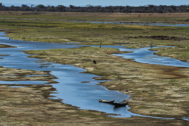 Cidade Nova- Seca expõe ruínas de cidades inundadas para a construção da barragem de Sobradinho, no fim da década de 1970  (Marcello casal jr/Agência Brasil)