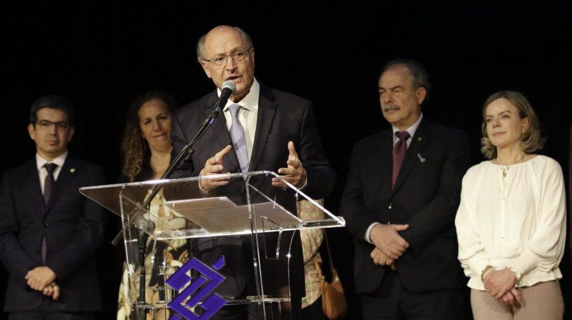 O vice-presidente eleito e coordenador da transição, Geraldo Alckmin, apresentou em coletiva nomes que comporão os grupos técnicos da transição 