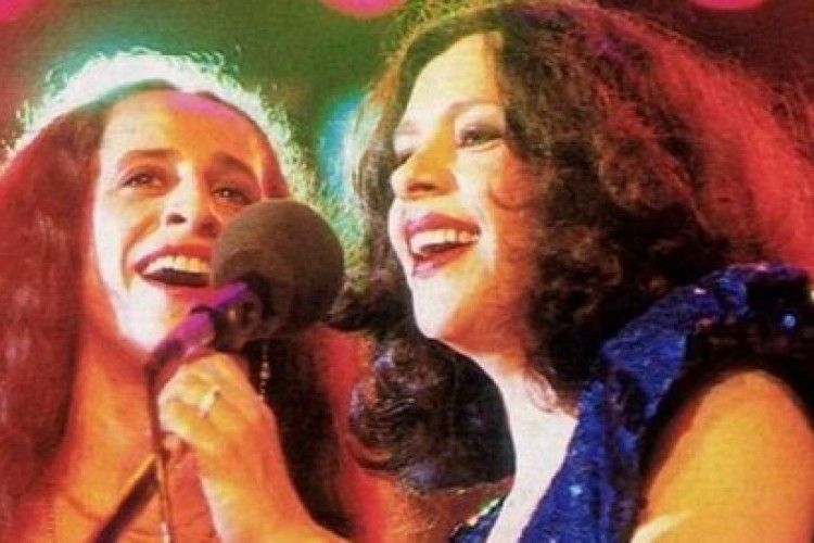 Maria Bethânia lamenta falecimento da amiga Gal Costa 