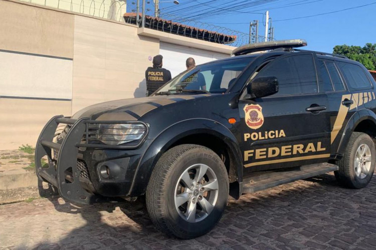 Polícia Federal desarticula grupo que importava vinho ilegalmente