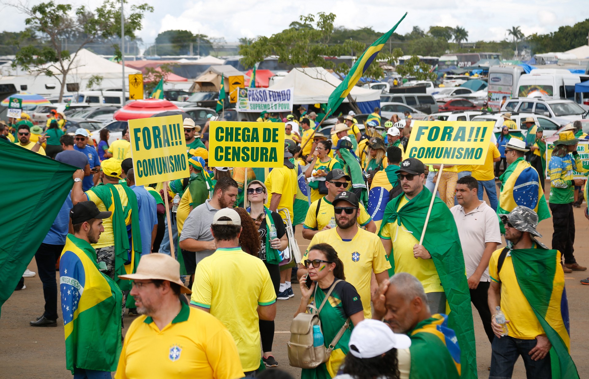 Apoiadores do ex-presidente Jair Bolsonaro (PL) durante atos golpistas (Foto: SERGIO LIMA/AFP)