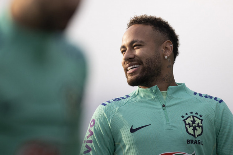 Neymar parabenizou Messi pela conquista na Copa do Mundo em publicação no Twitter