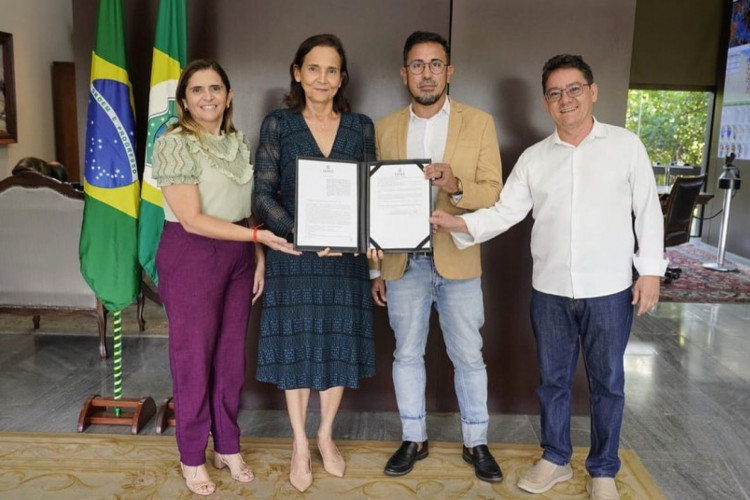 Izolda Cela assina projeto de lei que garante pagamento dos precatórios 