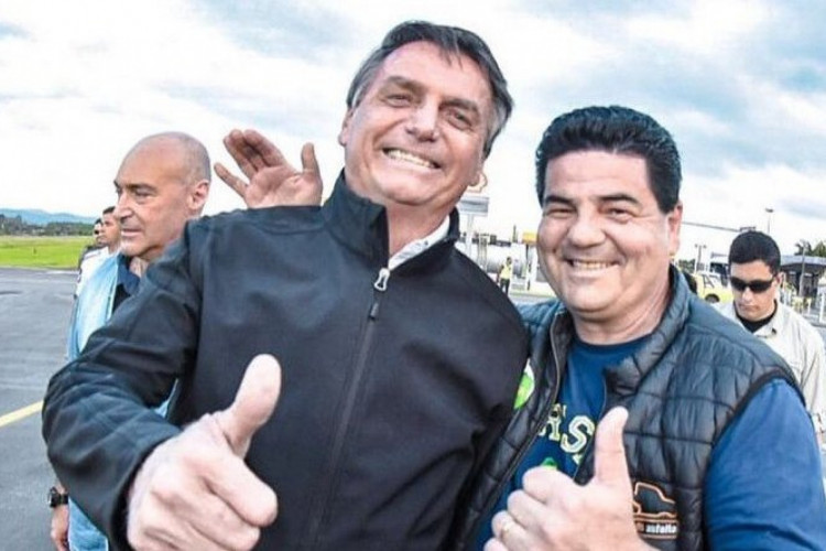 O atual presidente Jair Bolsonaro (PL) e o empresário Emílio Dalçoquio