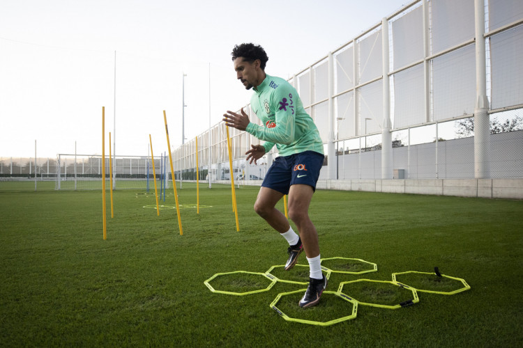 Zagueiro Marquinhos em treino da seleção brasileira no CT da Juventus, em Turim, na Itália