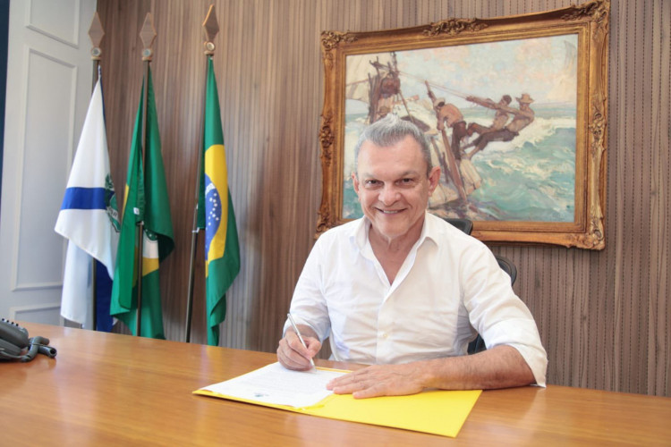 Prefeito José Sarto anunciou antecipação do 13º salário dos servidores municipais.