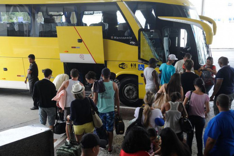 Votação do STF sobre gratuidade em ônibus estaduais para jovens de baixa renda continua nesta quinta-feira, 17