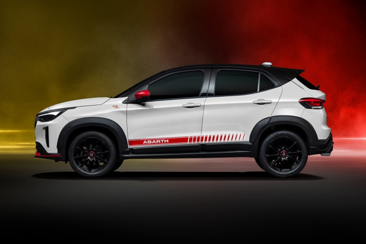 O Pulse Abarth está disponível nas cores Branco Banchisa, Cinza Strato, Vermelho e Preto Volcano, com detalhes externos em vermelho