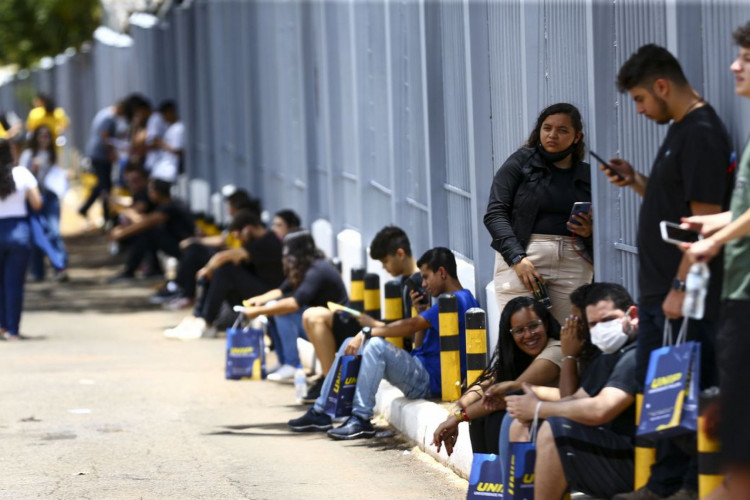 Exame Nacional do Ensino Médio (Enem) 2022 tem segundo dia de provas neste domingo