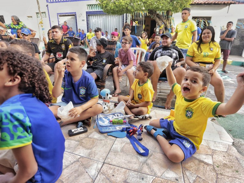 Cerveja e dose de cachaça grátis: bares lançam promoções para jogo do Brasil  na Copa