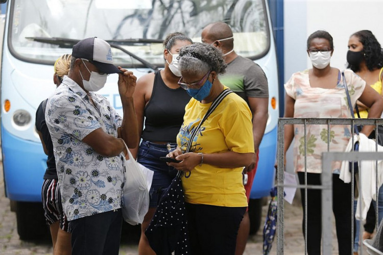 Máscaras voltam a ser obrigatórias na Bahia