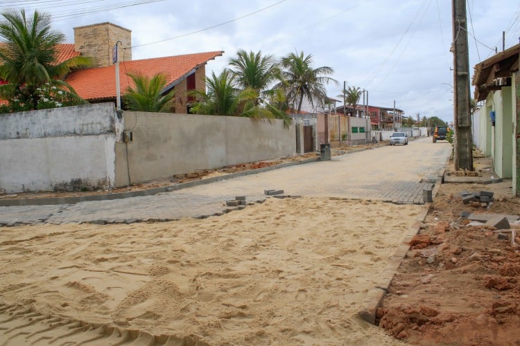 Praticamente duas em cada cinco obras com recursos do Governo Federal estão paralisadas no Ceará.