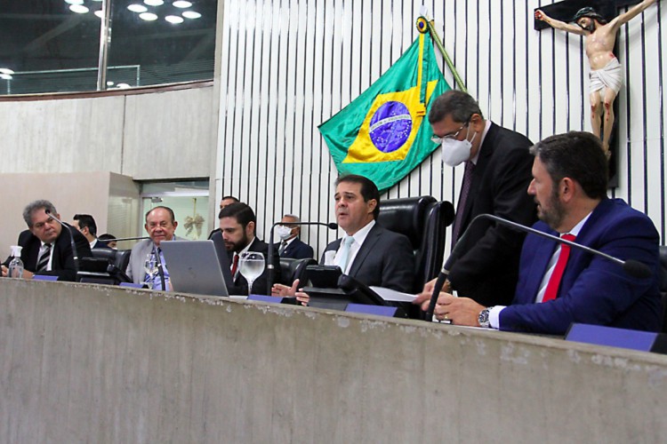 Assembleia Legislativa do Ceará aprova projeto que expande ensino em tempo integral para escolas do fundamental