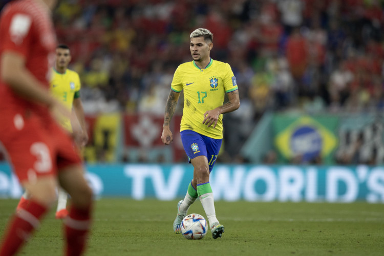 Jogador Bruno Guimarães no jogo Brasil x Suíça, no Estádio 974, pela Copa do Mundo 2022