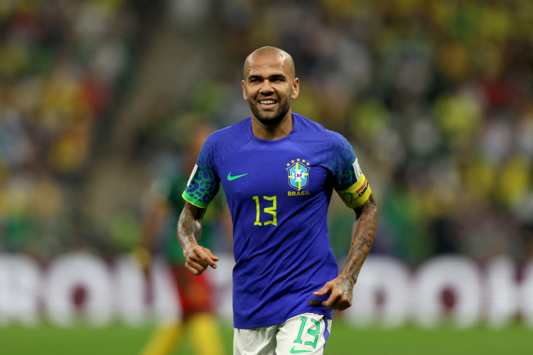 Daniel Alves falou sobre a derrota sofrida pelo Brasil para Camarões na Copa do Mundo 