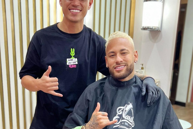 Neymar muda visual para retorno à Copa do Mundo