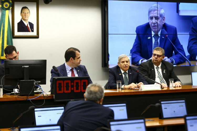 O ministro do Gabinete de Segurança Institucional (GSI), general Augusto Heleno, durante audiência da Comissão de Fiscalização Financeira e Controle da Câmara dos Deputados.