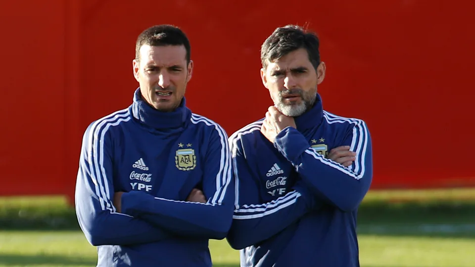 Roberto Ayala, auxiliar técnico da Argentina, já foi personagem de duas eliminações da Argentina nas quartas de final de Copa do Mundo