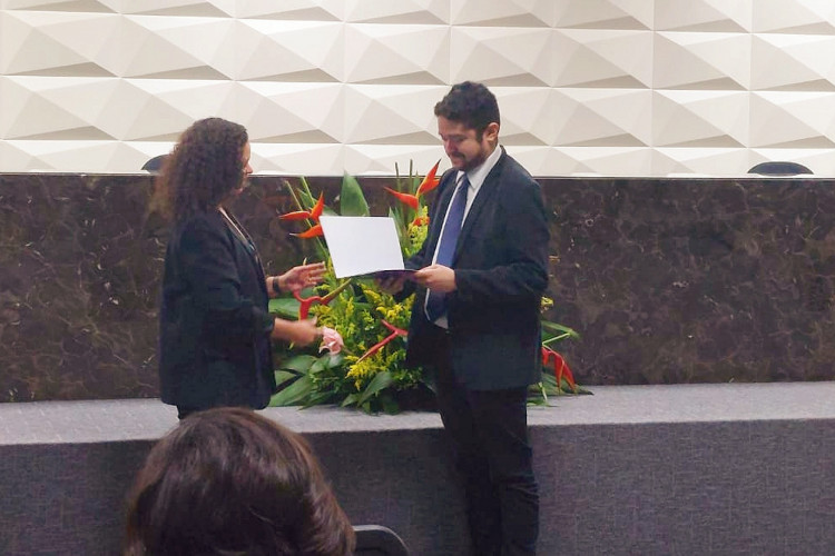 Carlos Holanda ganhou segundo lugar do Prêmio do TRE