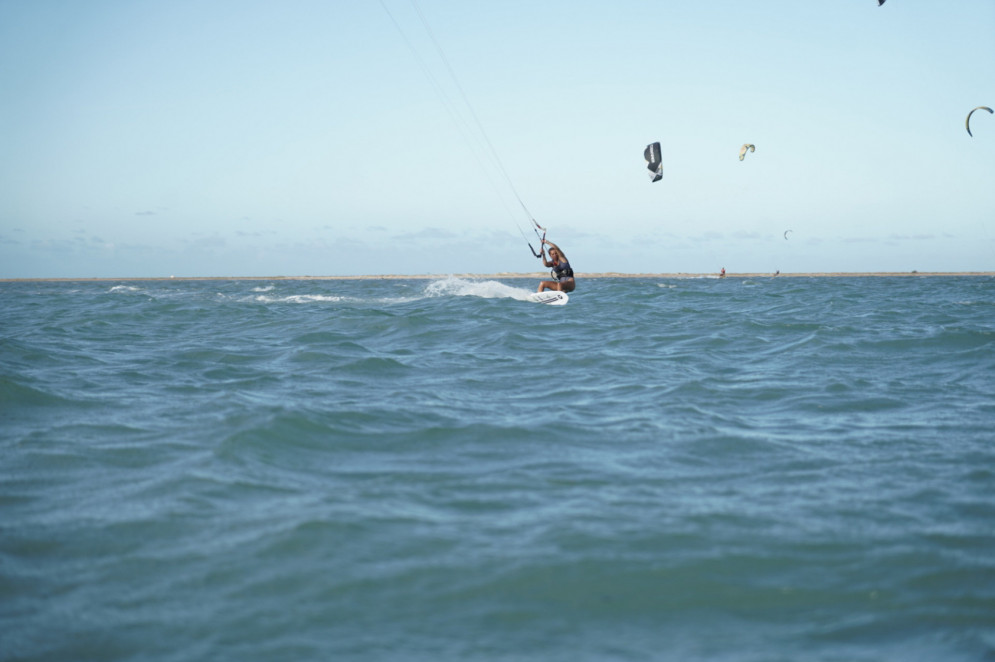 Na Ilha do Farol, existe uma espécie de lençol de água que transforma o lugar em área sempre propícia à prática de esportes de vela, com a ajuda de ventos o ano inteiro (Foto: David Lima)