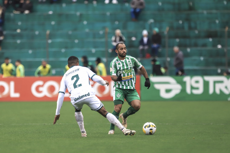 Atacante Edinho defendeu o Juventude na última edição do Brasileirão