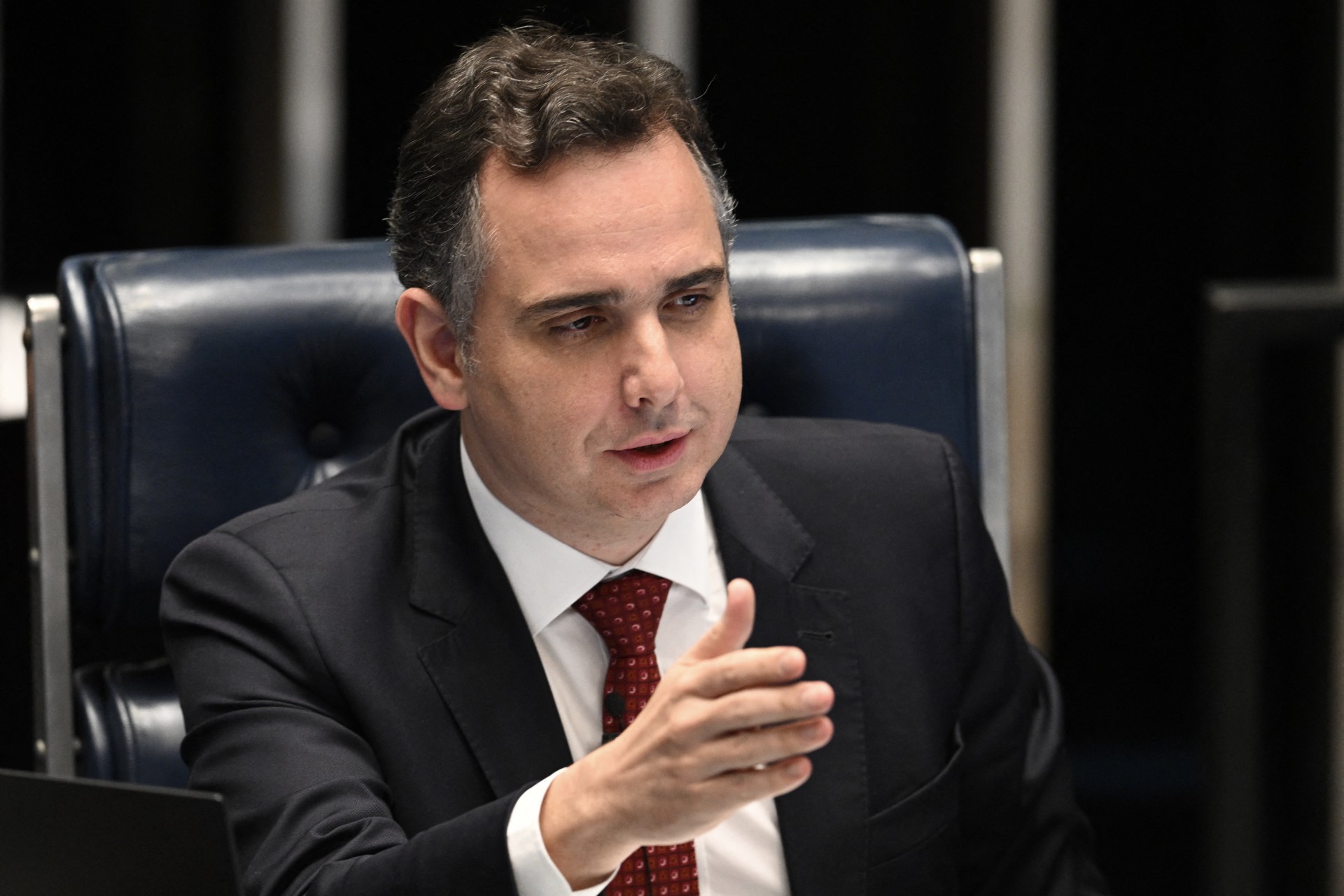 ￼PRESIDENTE do Senado Federal, Rodrigo Pacheco, 
tem dito que o projeto será votado pela Casa até outubro (Foto: EVARISTO SA / AFP)