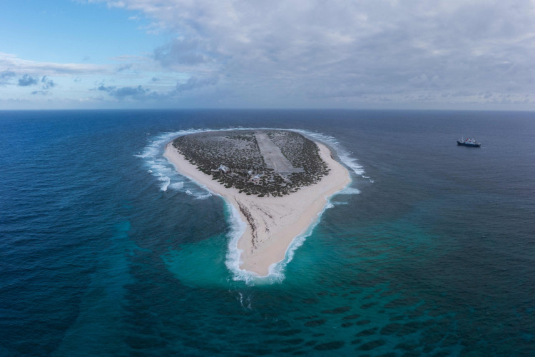 Vista aérea tirada em 13 de dezembro de 2022 da Ilha Tromelin, localizada ao norte da ilha La Reunion