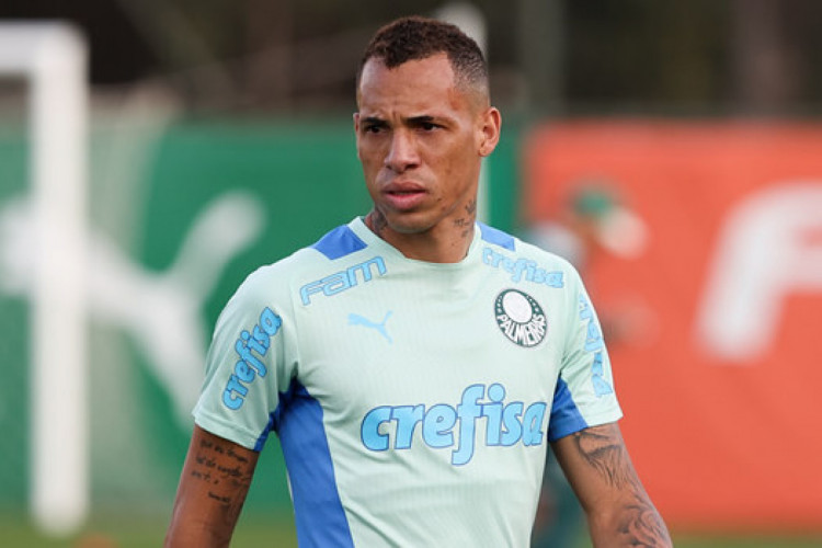 Atacante Breno Lopes durante treinamento do Palmeiras