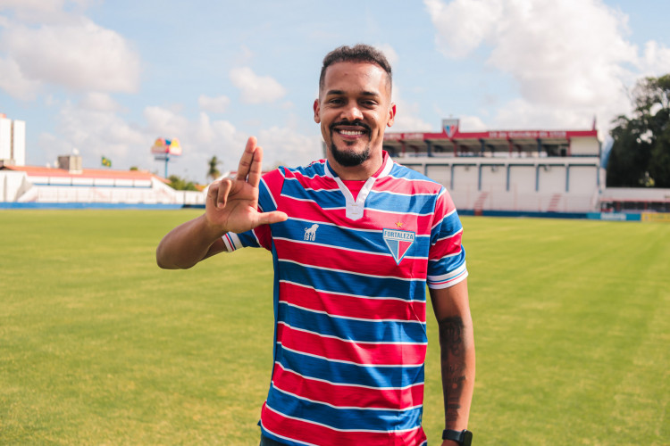 Lateral-esquerdo Bruno Pacheco é anunciado pelo Fortaleza