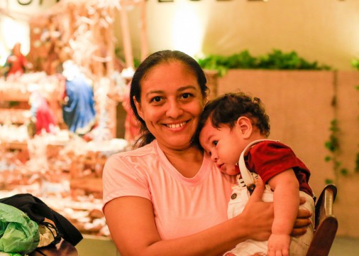 FORTALEZA, CE, BRASIL, 17.12.2022: Comunidade Shalom promove Natal de Paz, com missa, doação de alimentos e brinquedos. (Foto: Thais Mesquita/OPOVO)