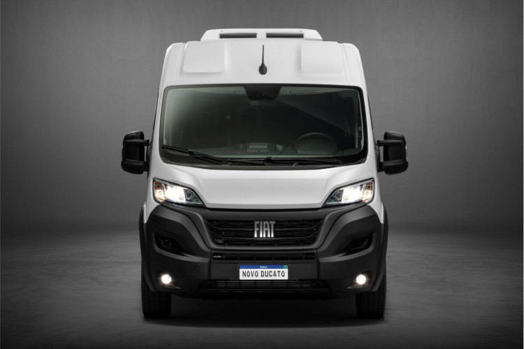 O novo Fiat Ducato receberá mudanças no design e trará novas versões