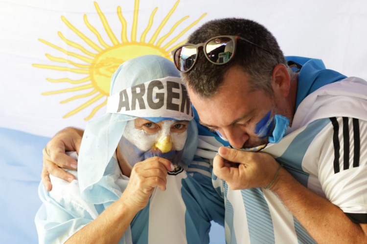 Torcedores argentinos assistem o final da Copa contra a França