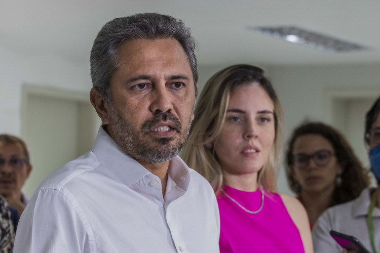 Governador Elmano e a vice-governadora Jade Romero no combate ao crime contra a mulher