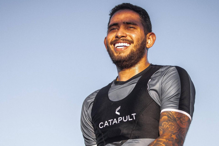 Atacante Leandro Carvalho durante treino do Ceará no estádio Carlos de Alencar Pinto, em Porangabuçu