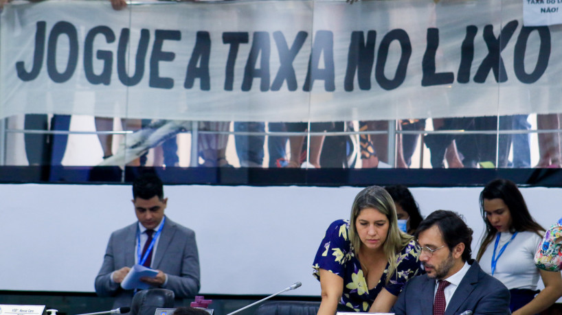 Vereadores tentam articular emendas nas isenções na taxa do lixo 