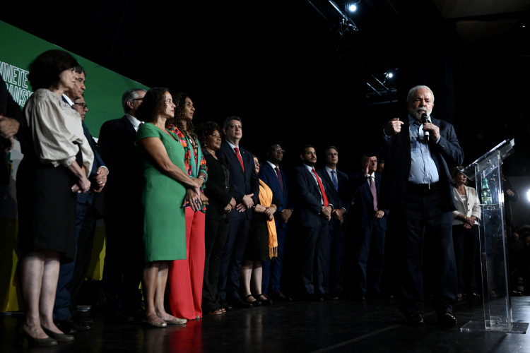 ￼LULA anunciou pacote de novos ministros ontem no Centro Cultural Banco do Brasil, em Brasília