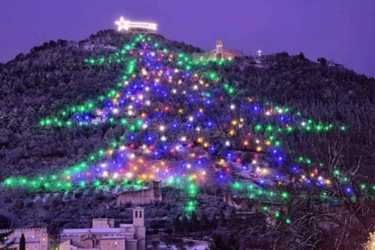 Maior árvore de Natal do mundo, em Gubbio, na Itália.