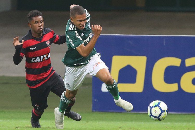 Alvo do Fortaleza no mercado, Lucas Esteves tem 22 anos e é cria das categorias de base do Palmeiras