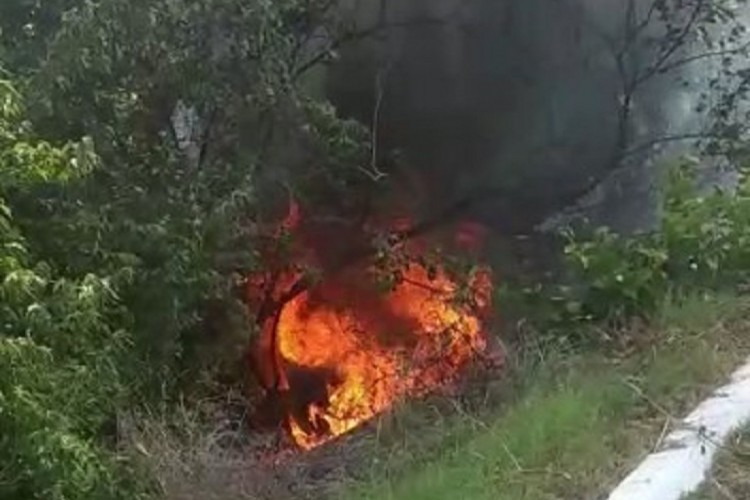 Carro pegou fogo e casal morreu carbonizado