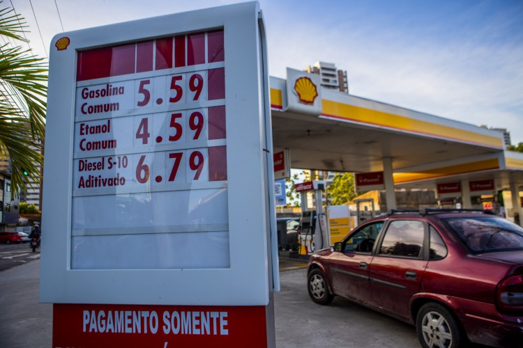 Gasolina comum no Ceará pode ser encontrada com preços de até R$ 5,79. Nesse posto em Fortaleza, o litro era comercializado a R$ 5,59, no último dia 27