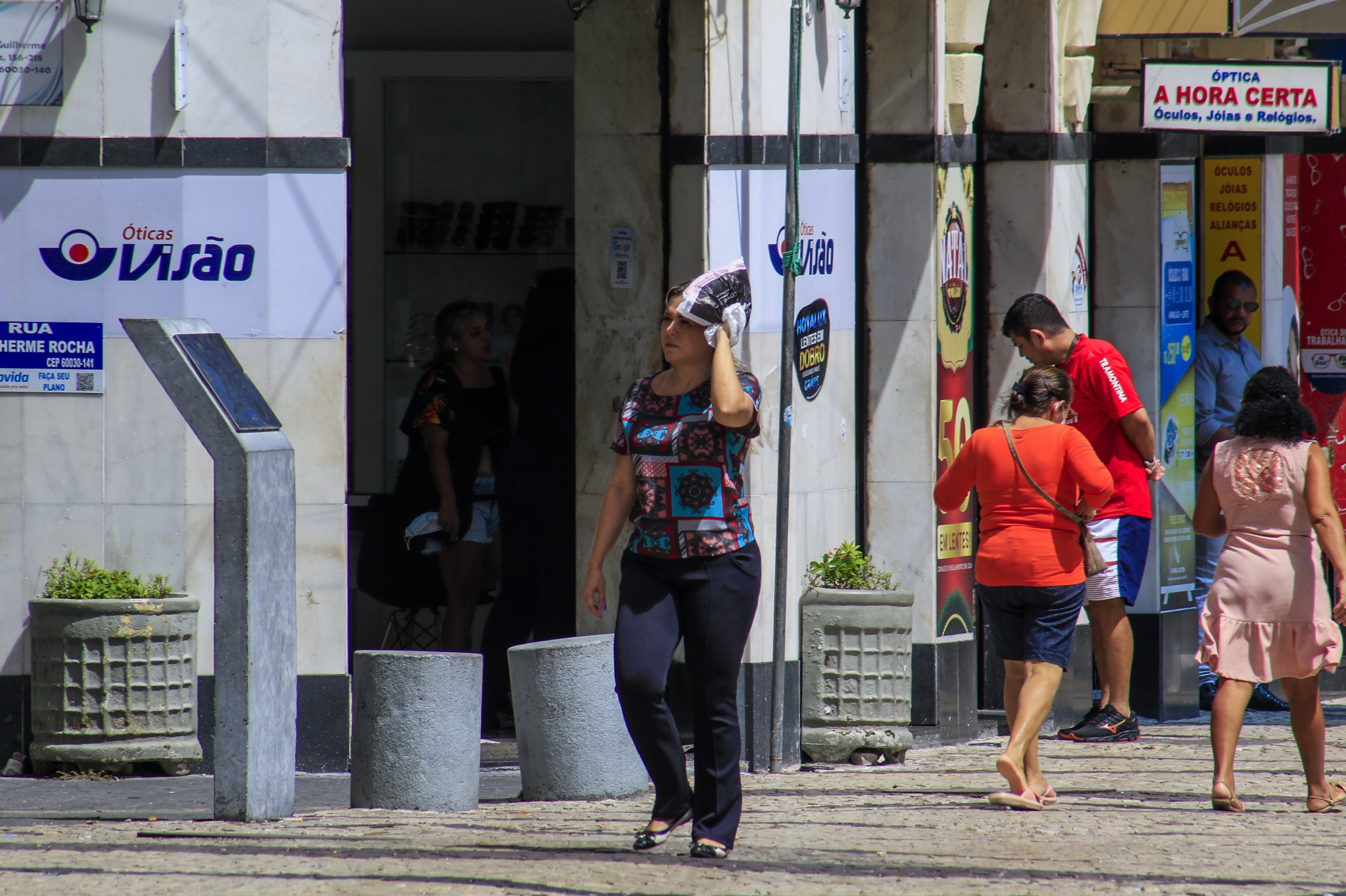 FORTALEZA, CEARÁ, BRASIL, 26-12-2022: Onda de calor no centro da cidade (Foto: Thais Mesquita/O POVO)