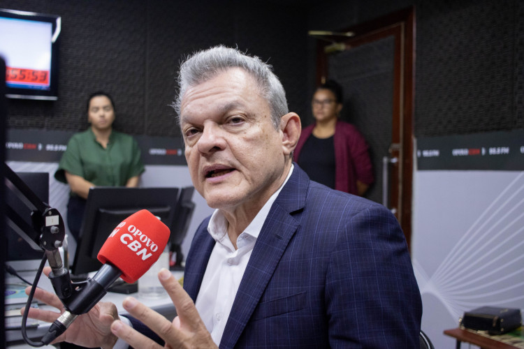 FORTALEZA, CEARÁ, BRASIL, 30-12-2022: Prefeito José Sarto na Rádio CBN O Povo. (Foto: Samuel Setubal/ Especial para O Povo)