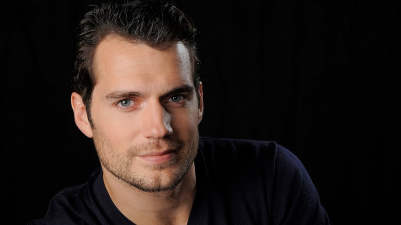 Rosto de Henry Cavill é eleito o mais lindo de 2022 - Estrelando