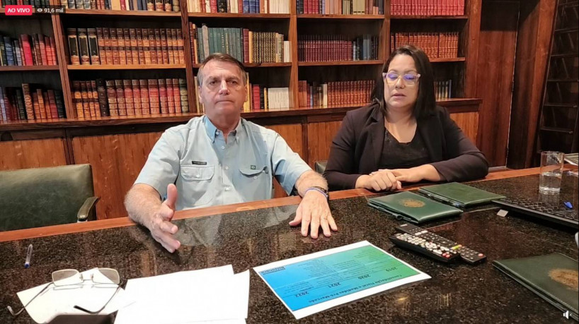 Bolsonaro realizou live no penúltimo dia de governo e deixou o Brasil(foto: Reproduç...