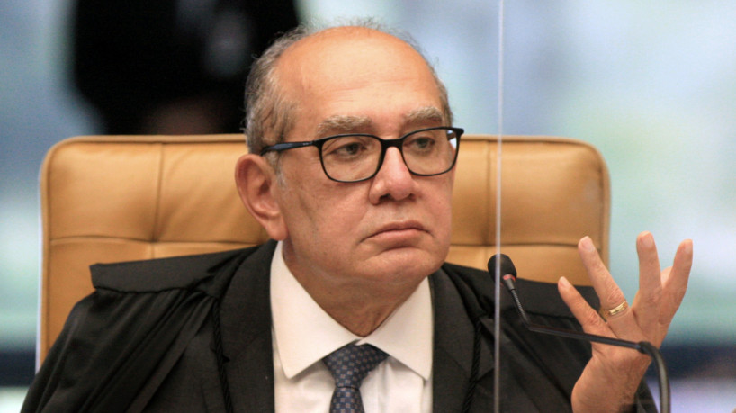 Ministro Gilmar Mendes durante sessão plenária do STF