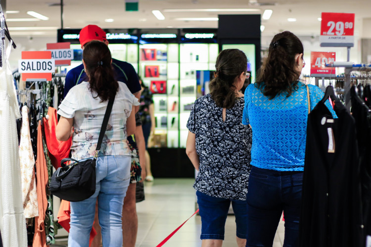 Dia do Comerciário: feriado será no dia 21 de outubro em algumas cidades do País