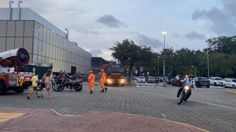 Incêndio atingiu loja do shopping Iguatemi nessa terça-feira, 3. Atendimentos da PF no local devem ser retomados nesta quinta-feira, 5